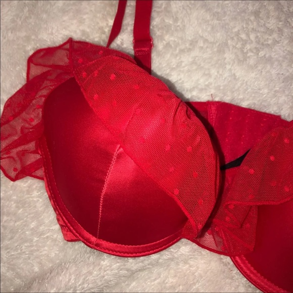 Red bra - Picture 2 of 5
